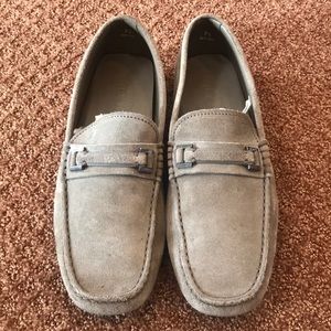 MEN'S TOD'S GOMMINO MOCCASIN IN GREY SUEDE